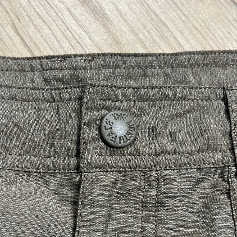 The North Face Women's Horizon 2.0 Roll-Up Shorts - Picture 2 of 7